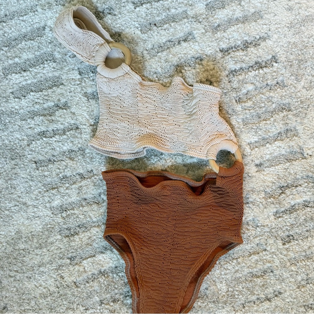 Shell Maillot Smocked One-Piece Swimsuit in Shell/Espresso